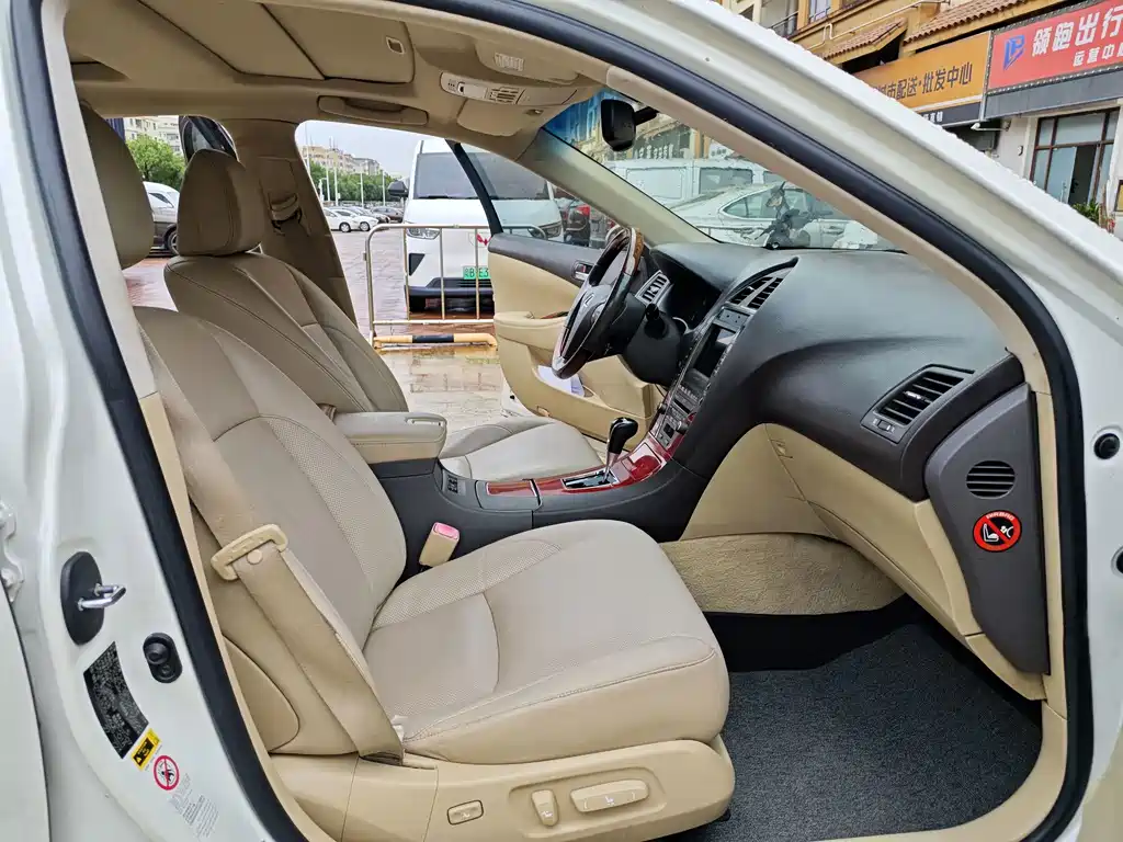 Lexus ES — миниатюра 7