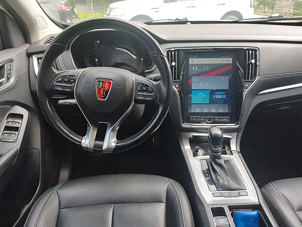 Roewe RX5 — миниатюра 6