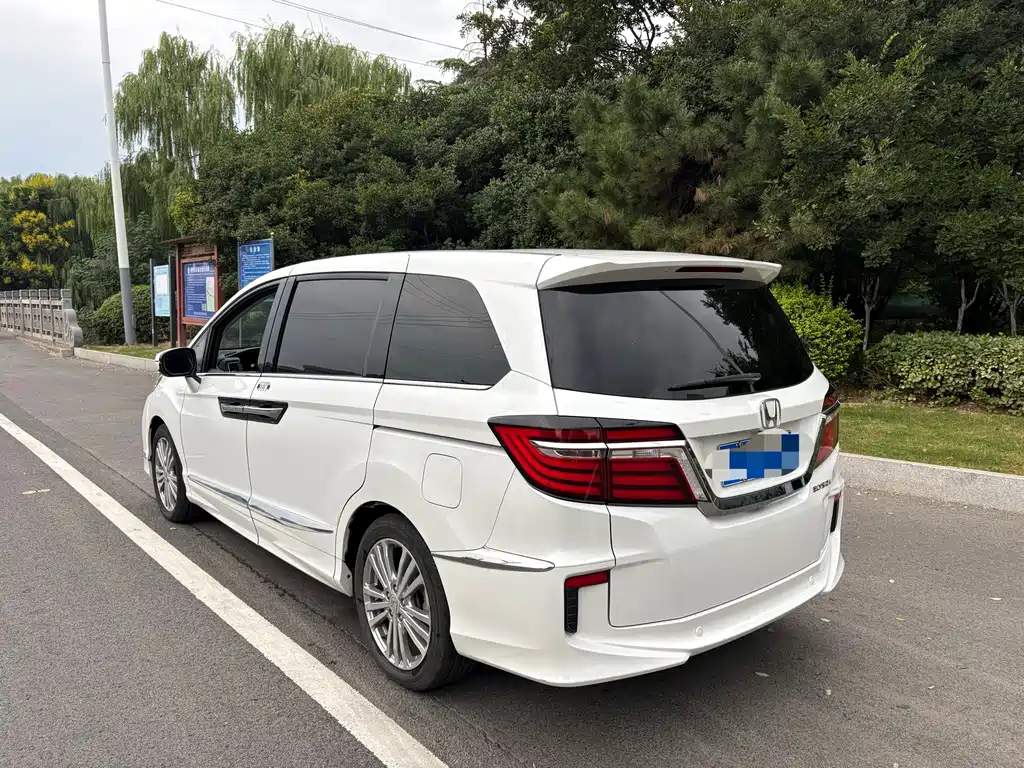 Honda Elysion — миниатюра 6