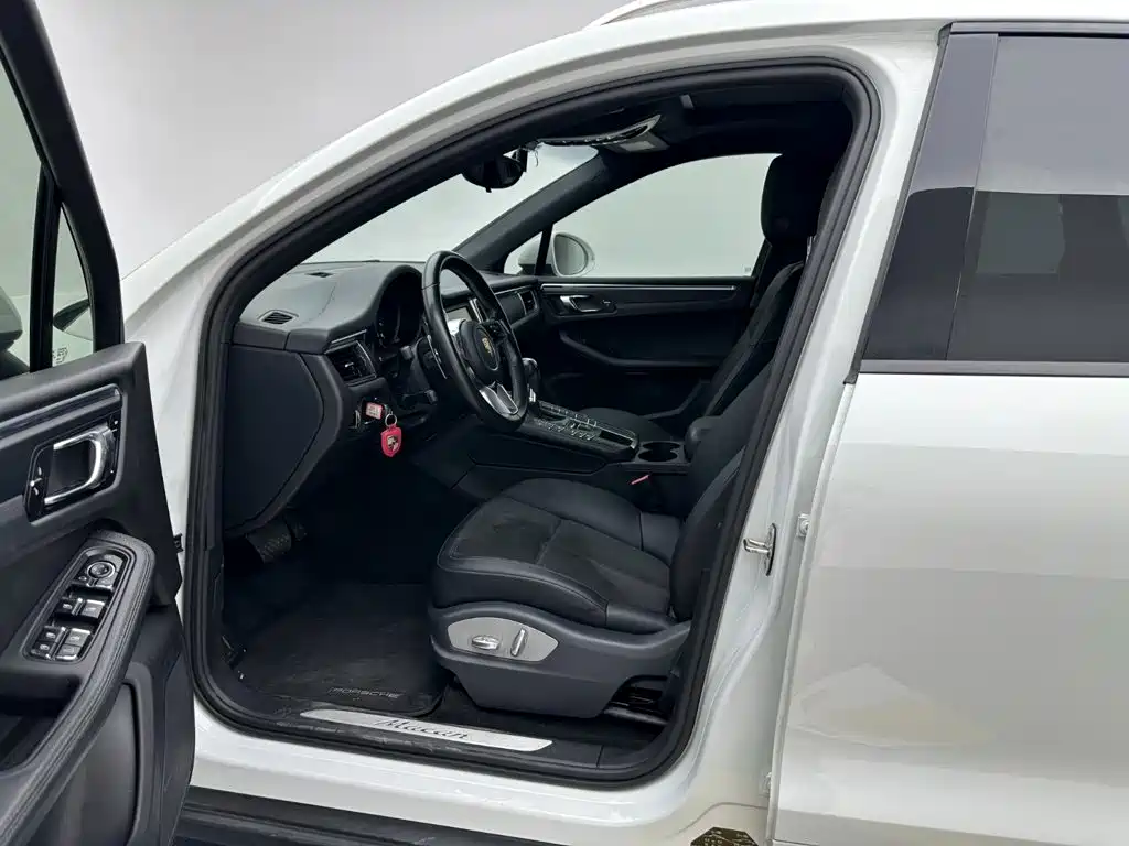 Porsche Macan — миниатюра 10