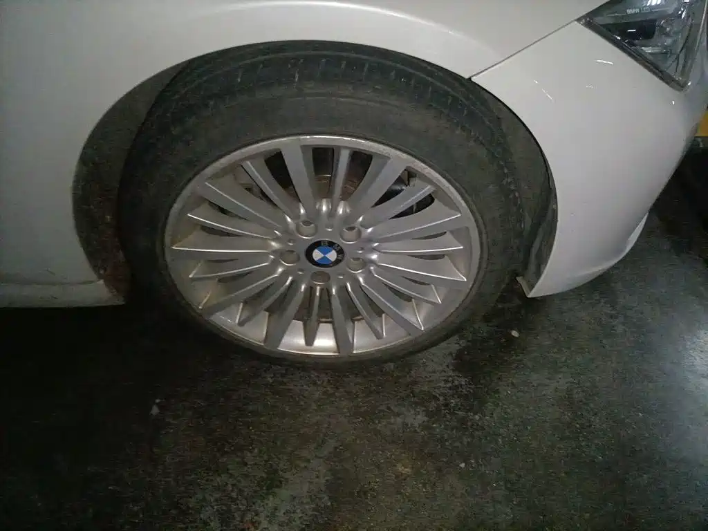 BMW 3 Series — миниатюра 8