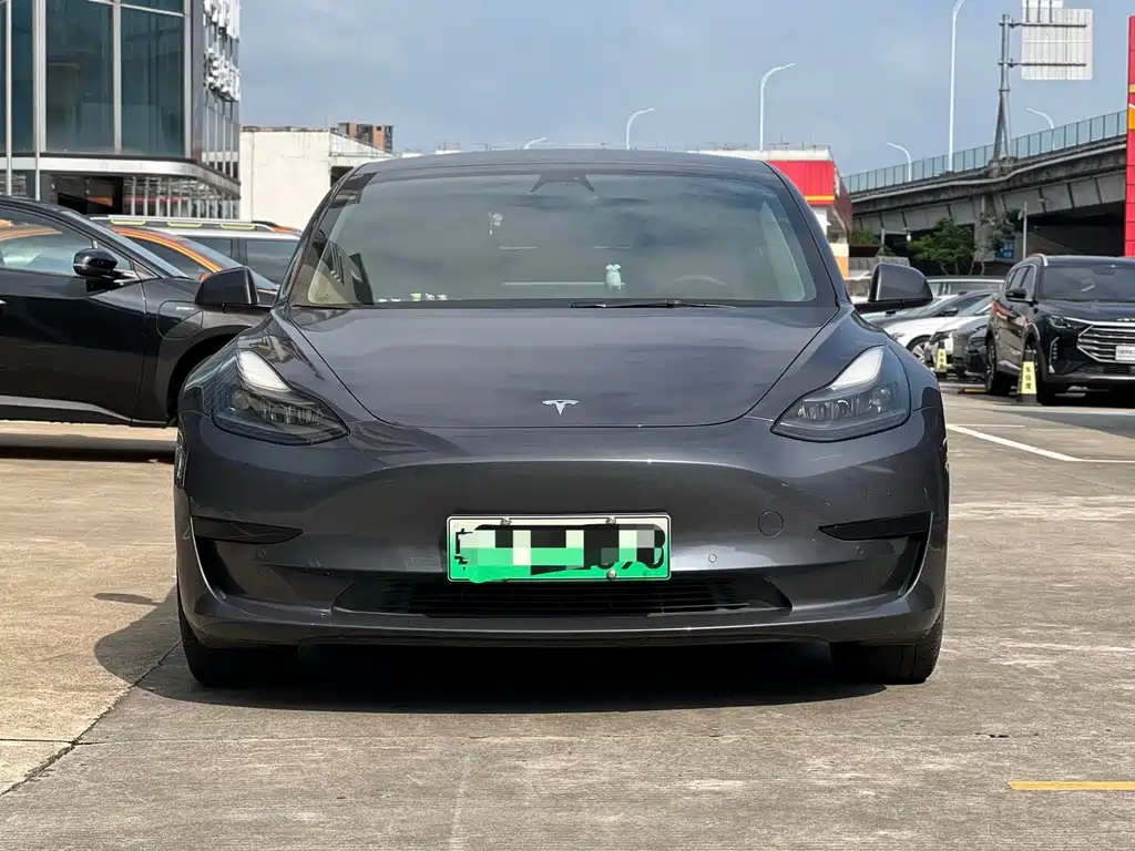 Tesla Model 3 — миниатюра 2