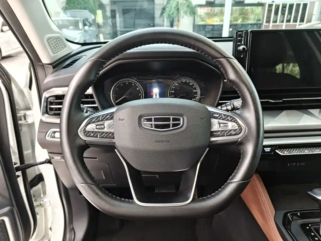 Geely Vision X6 — миниатюра 11