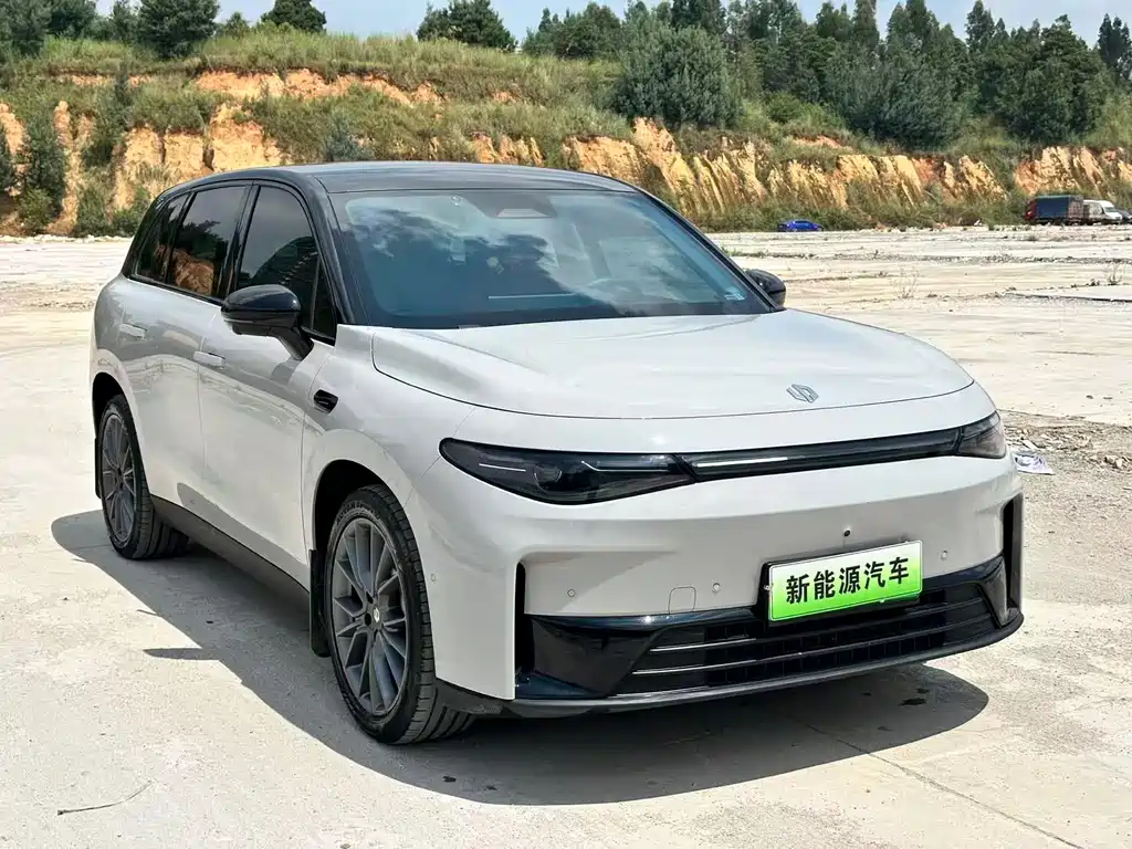 Leapmotor Leapmotor C10 — миниатюра 3