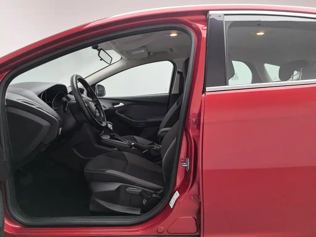 Ford Focus — миниатюра 10