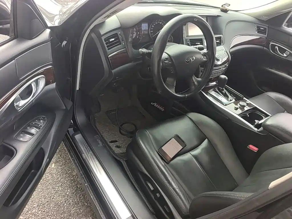 Infiniti Q70 — миниатюра 21