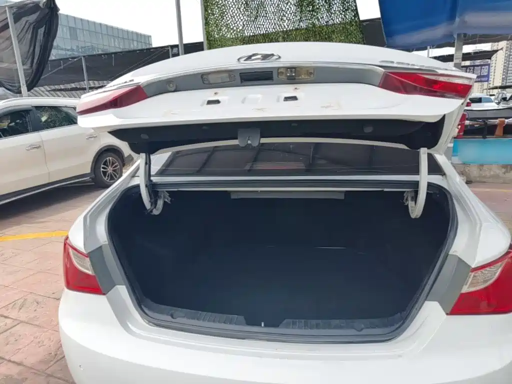 Hyundai Sonata — миниатюра 19
