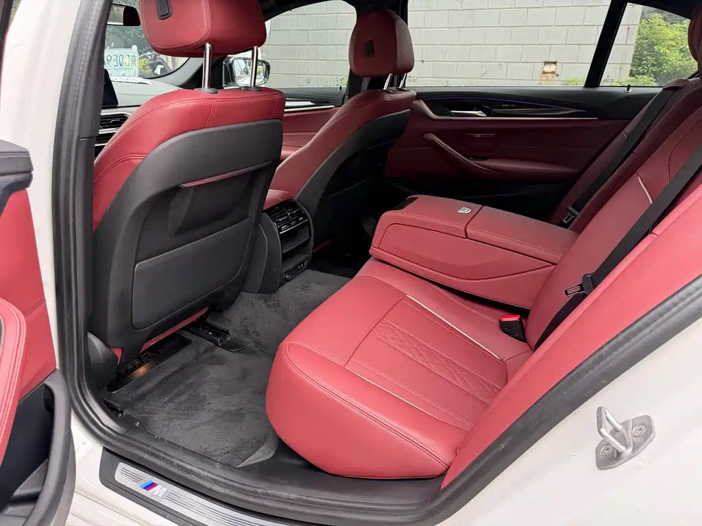 BMW 5 Series — миниатюра 7