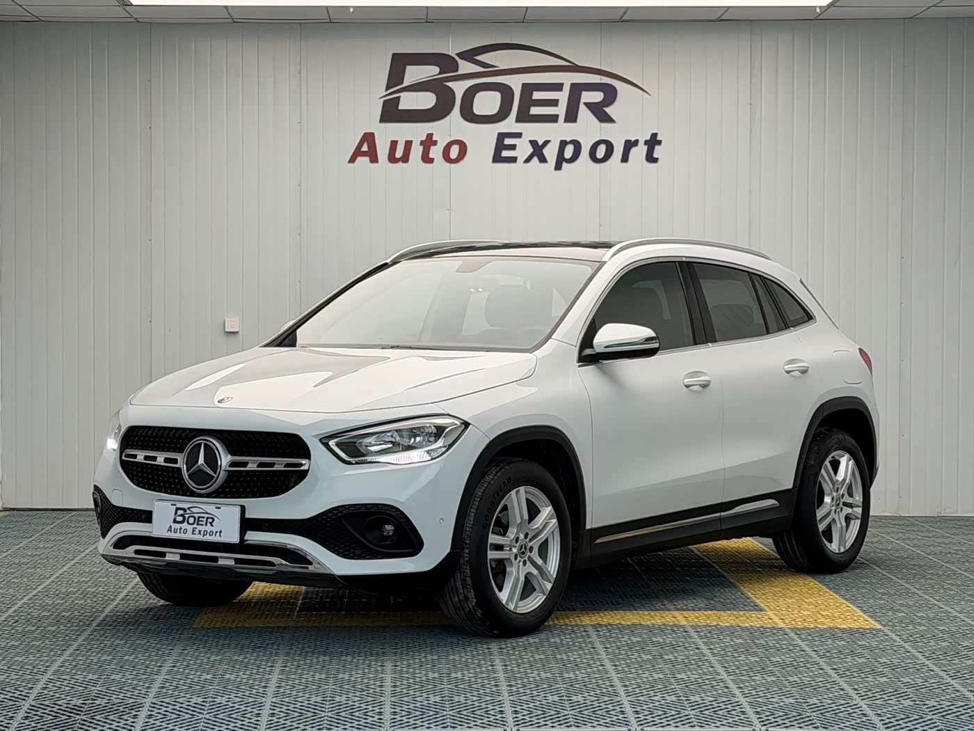 Mercedes-Benz GLA 1.3 л 2021 г. Белый, пробег 42000 км