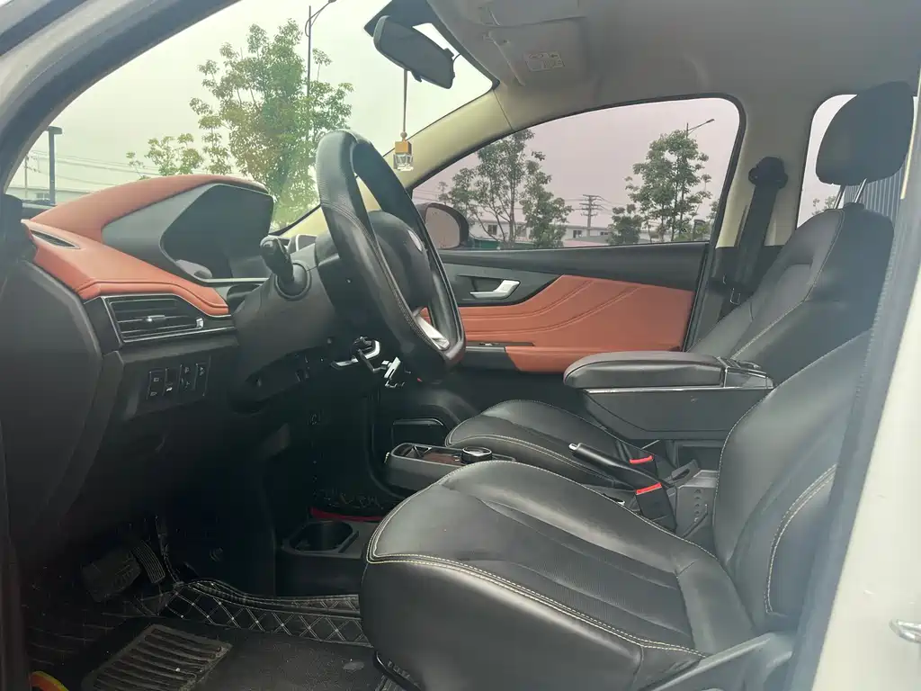 Dongfeng EV YOUNG Guang Xiaoxin — миниатюра 10