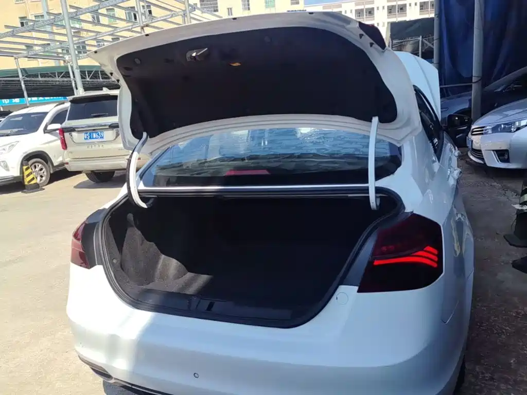 Geely Emgrand — миниатюра 15