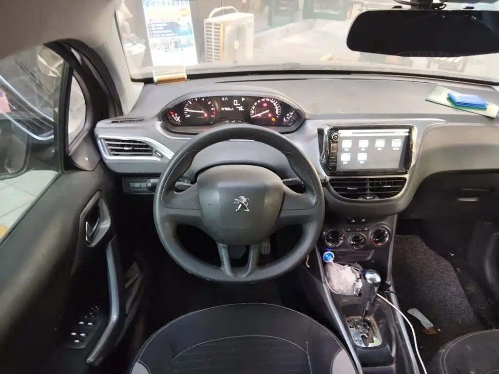 Peugeot 2008 — миниатюра 6