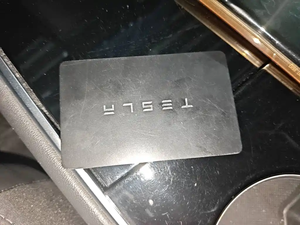 Tesla Model 3 — миниатюра 9