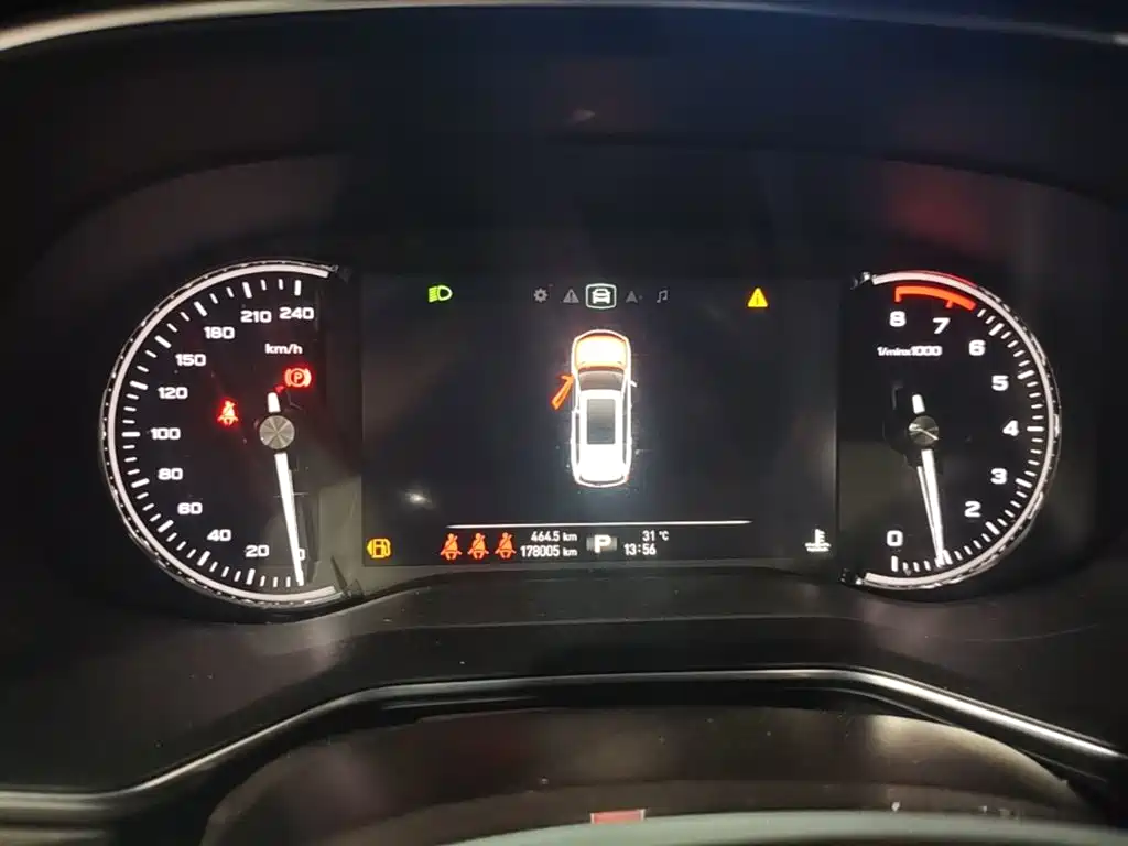 Roewe RX8 — миниатюра 12