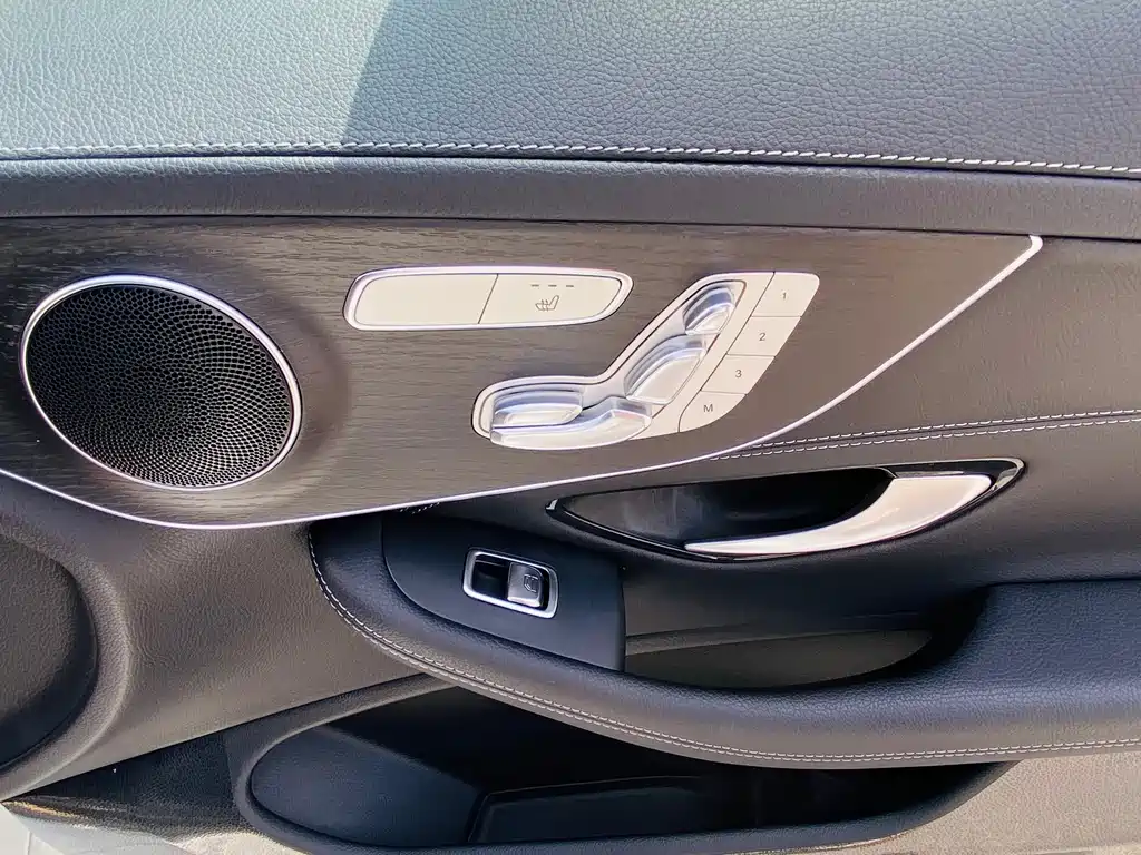 Mercedes-Benz C-Class (Import) — миниатюра 14