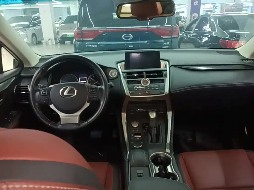 Lexus NX — миниатюра 10