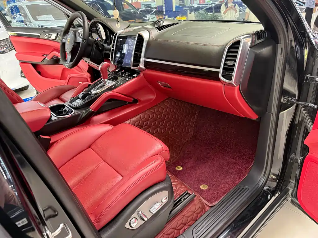 Porsche Cayenne — миниатюра 8