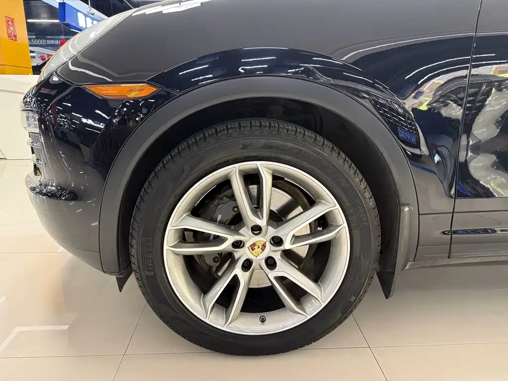 Porsche Cayenne — миниатюра 15