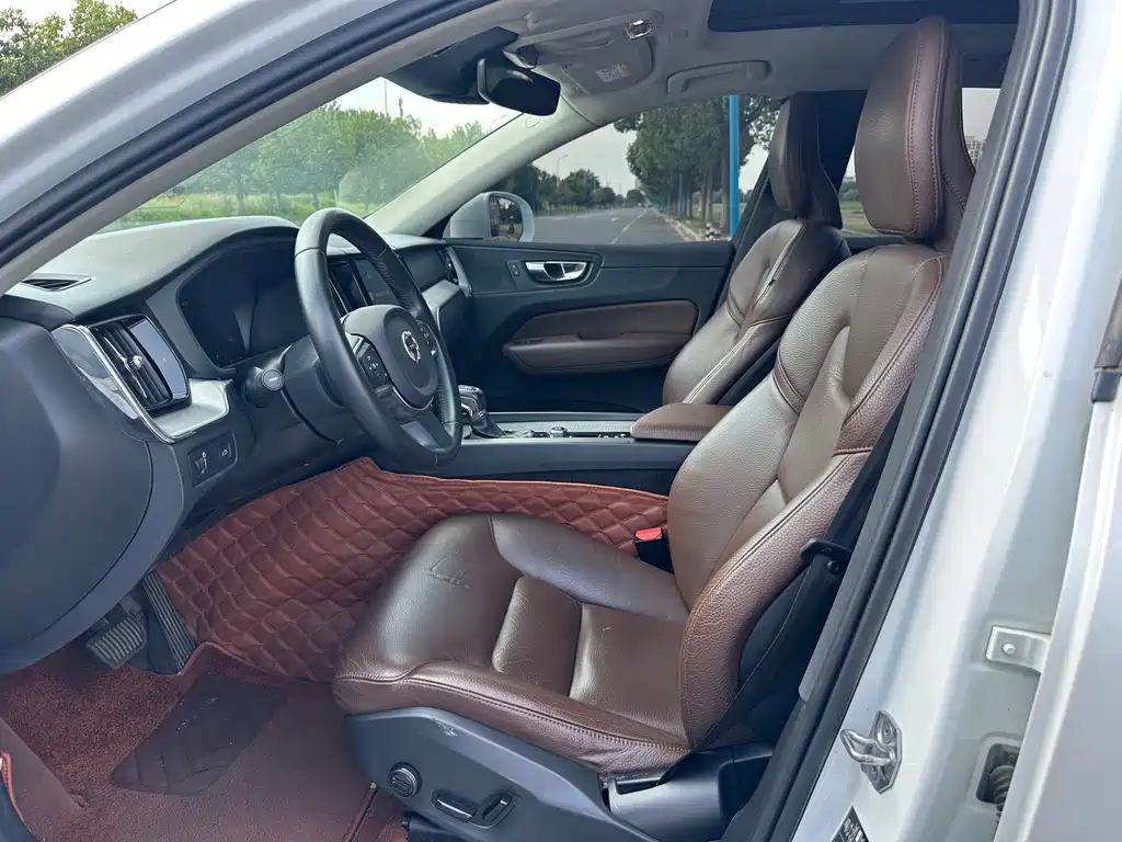 Volvo XC60 — миниатюра 10