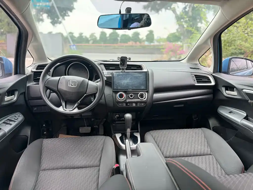 Honda Fit — миниатюра 9