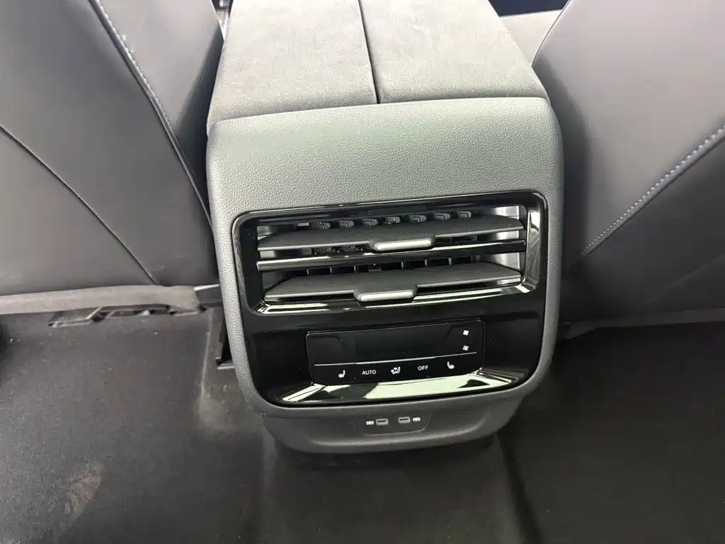 Volkswagen Teramont — миниатюра 12