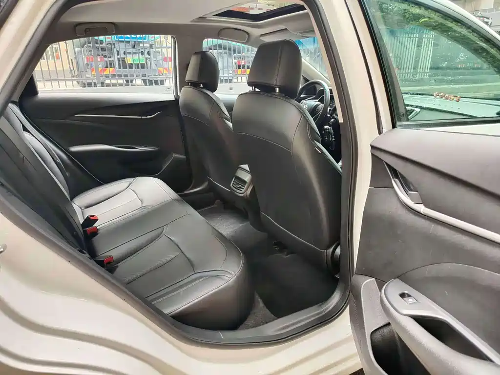 Buick Excelle — миниатюра 10