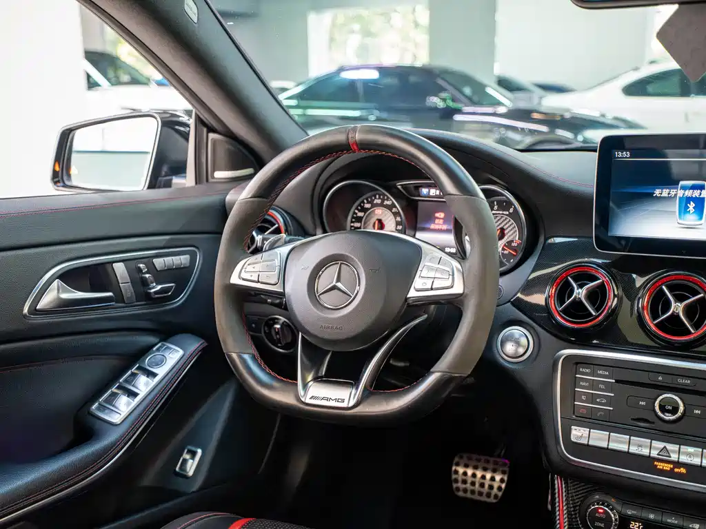 Mercedes-Benz CLA AMG — миниатюра 10