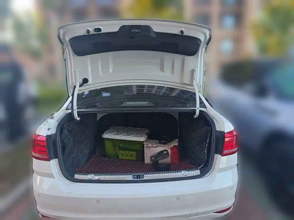 Volkswagen Lavida — миниатюра 10