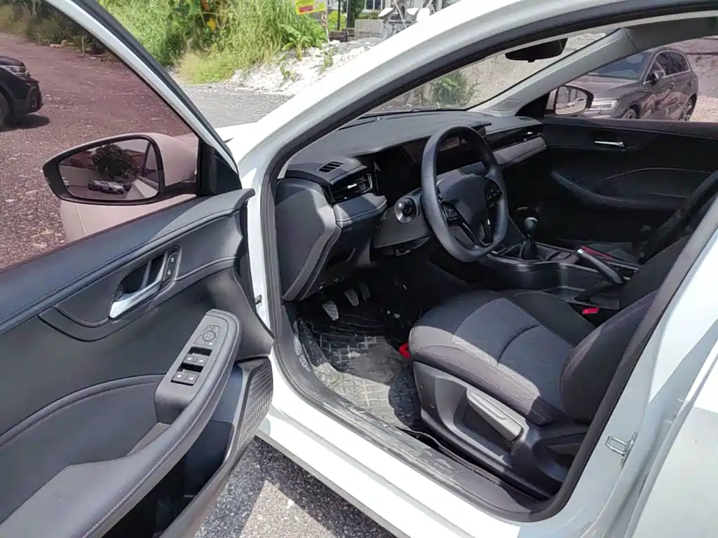 Roewe i5 — миниатюра 12