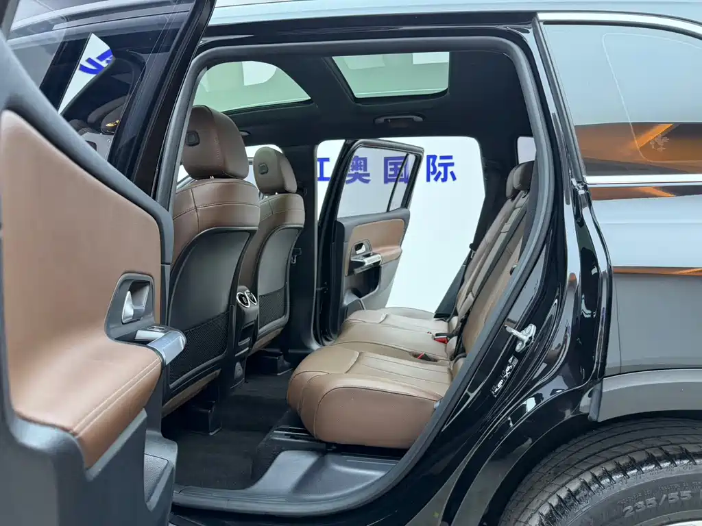 Mercedes-Benz GLB — миниатюра 11