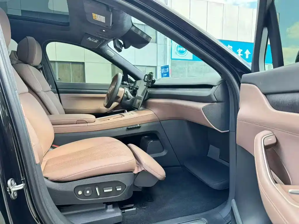 NIO ES8 — миниатюра 4