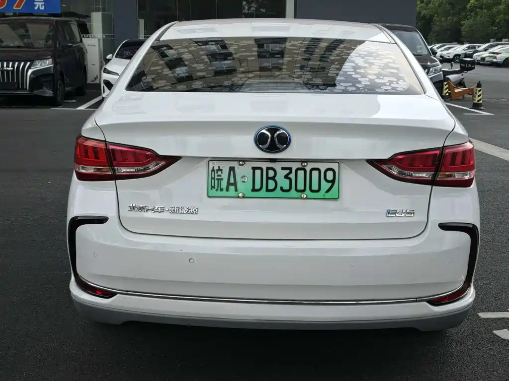 BAIC EU5 — миниатюра 9