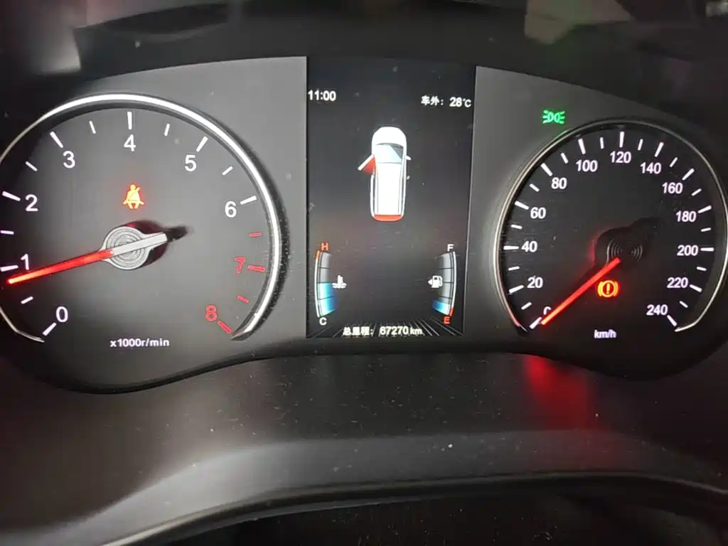 BYD MAX — миниатюра 12