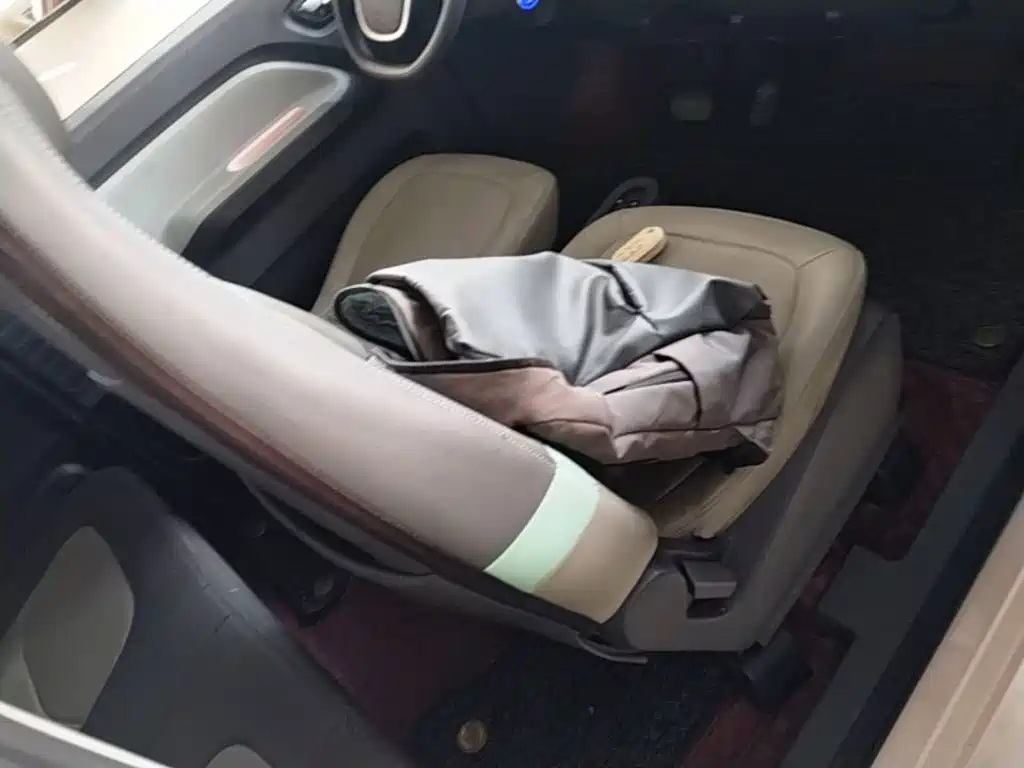 Wuling MINIEV — миниатюра 25