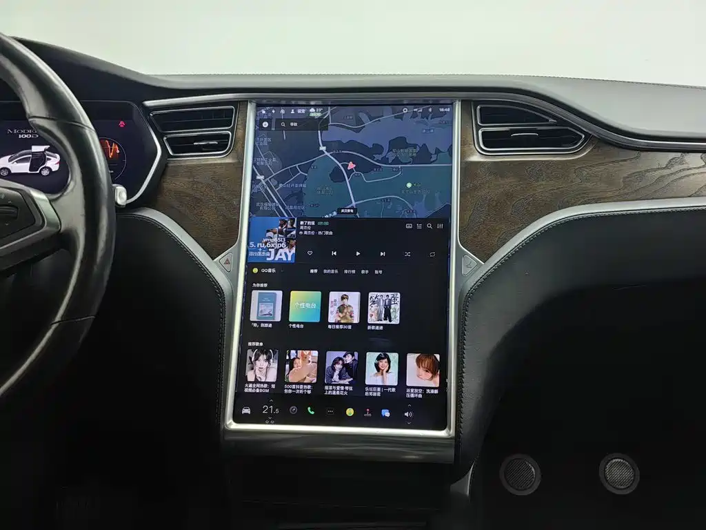 Tesla Model X — миниатюра 12