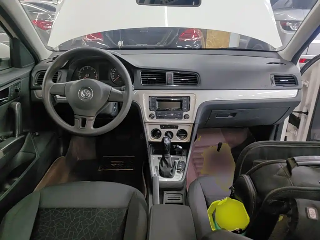 Volkswagen Lavida 2013 1.6L AT