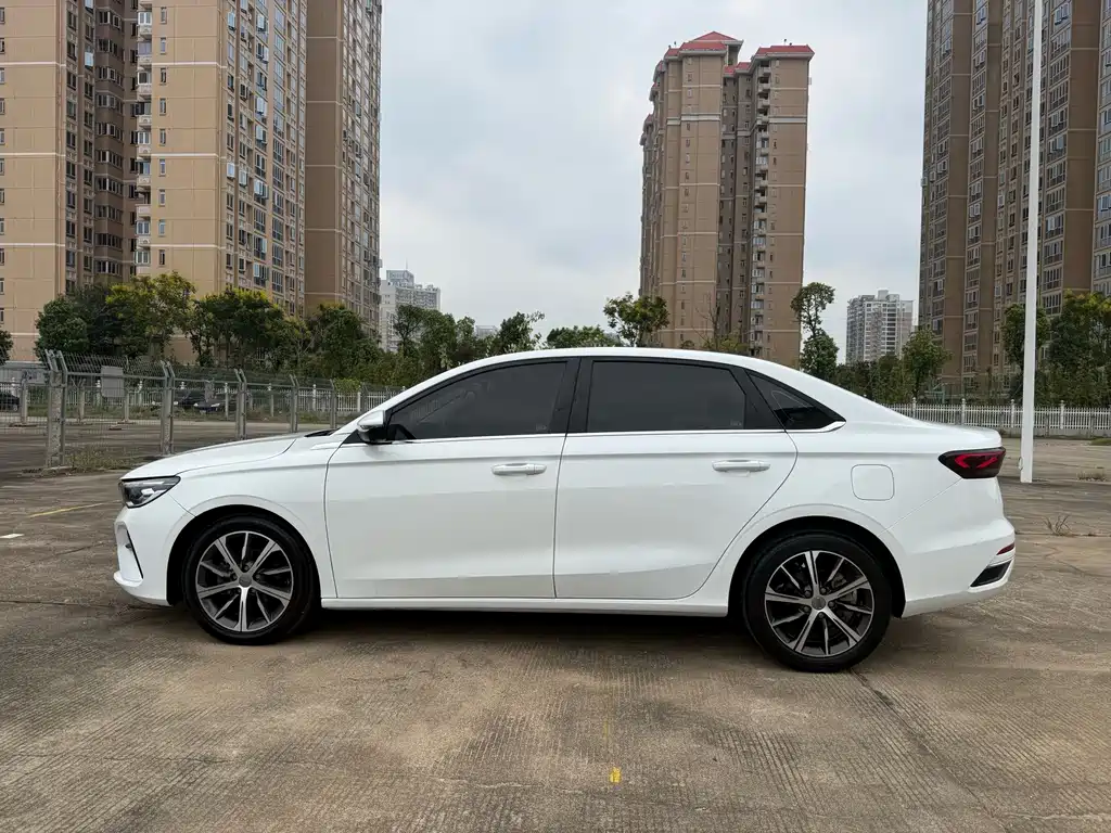 Geely Emgrand — миниатюра 10