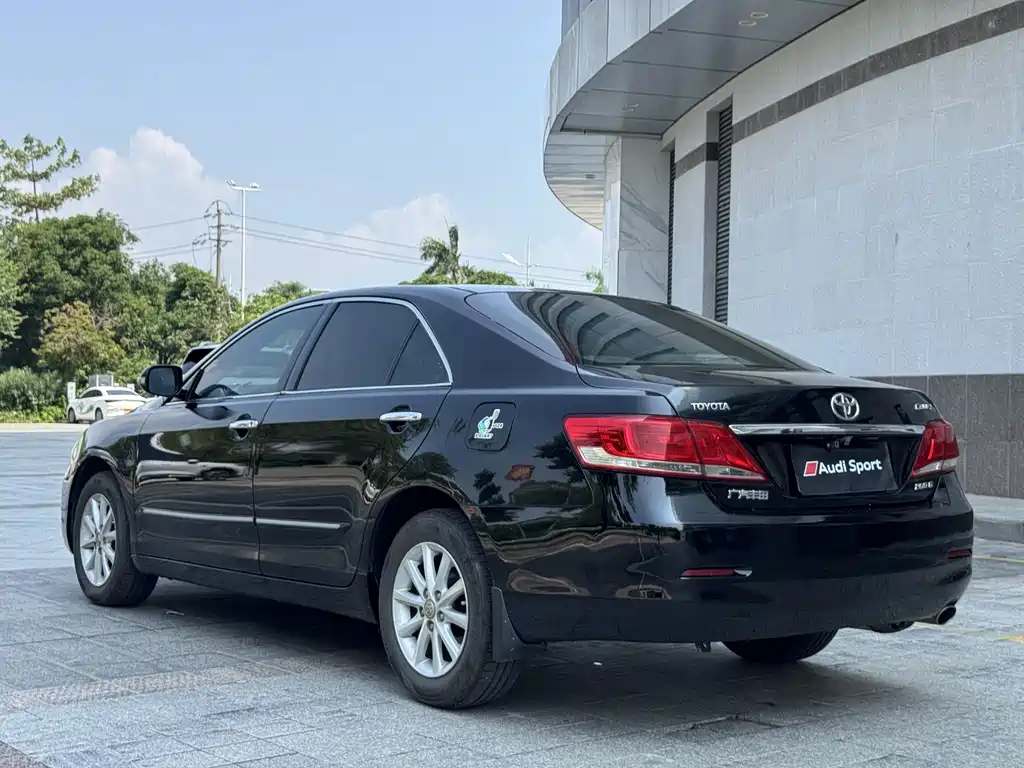 Toyota Camry — миниатюра 15