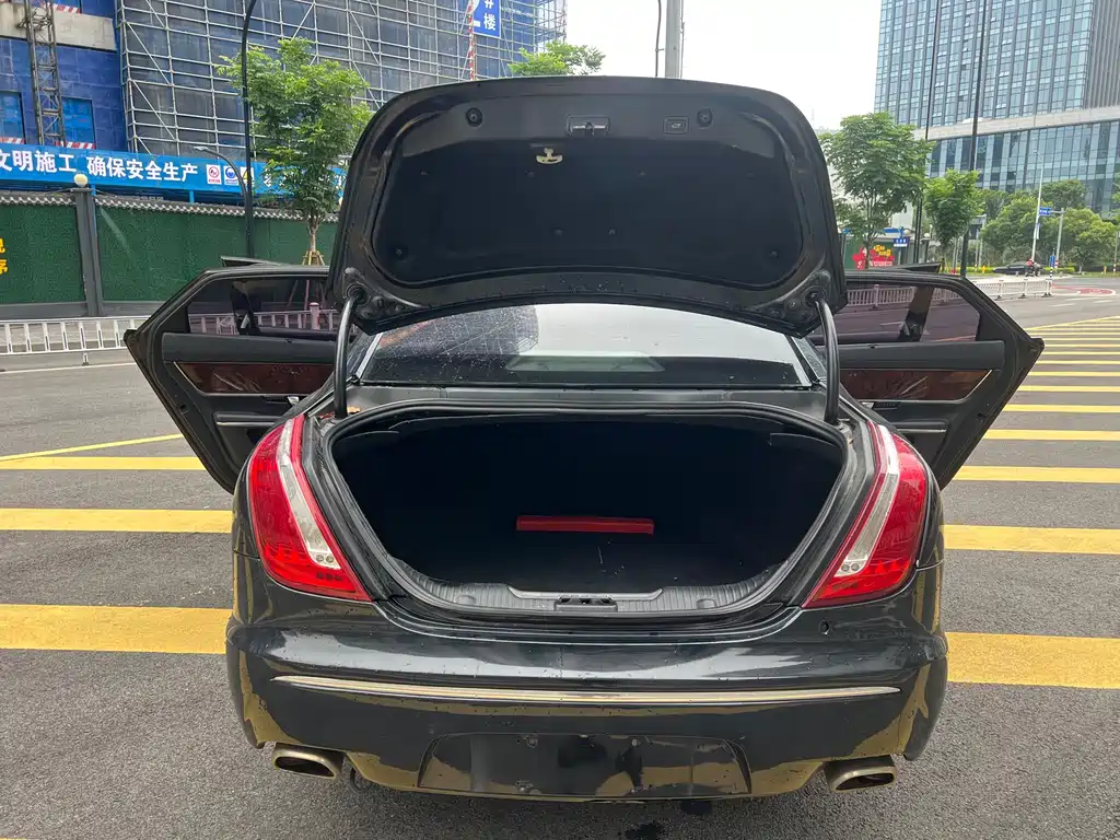 Jaguar XJ — миниатюра 15