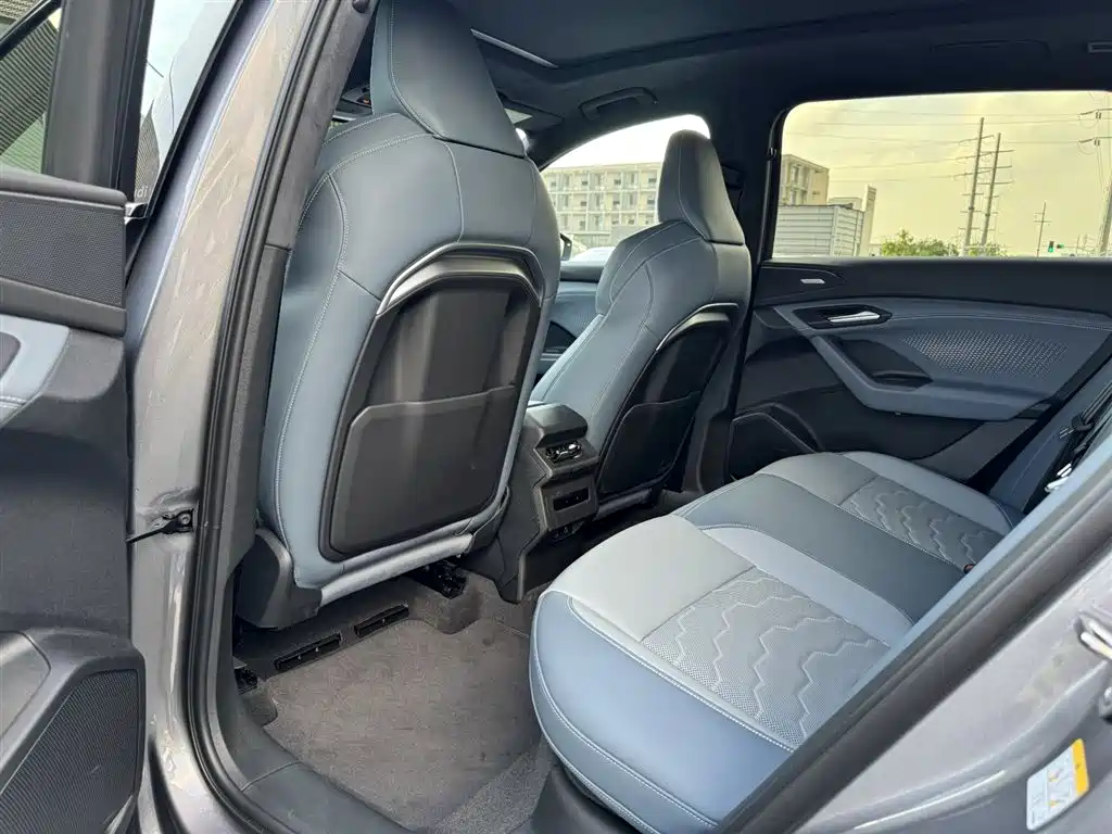Audi Q6L e-tron