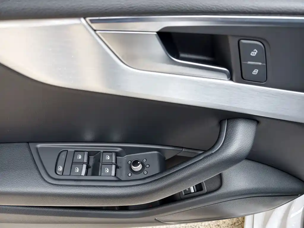 Audi A4L — миниатюра 10