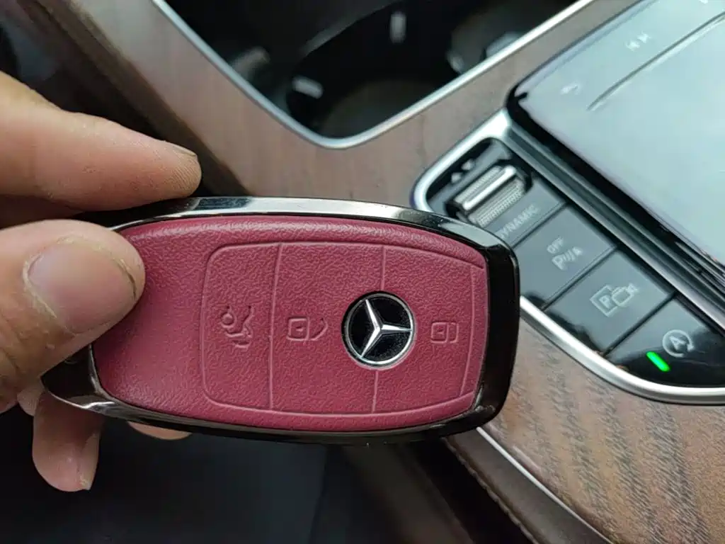 Mercedes-Benz E-Class — миниатюра 9