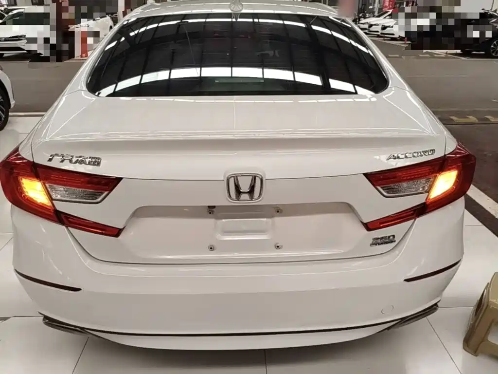 Honda Accord — миниатюра 6