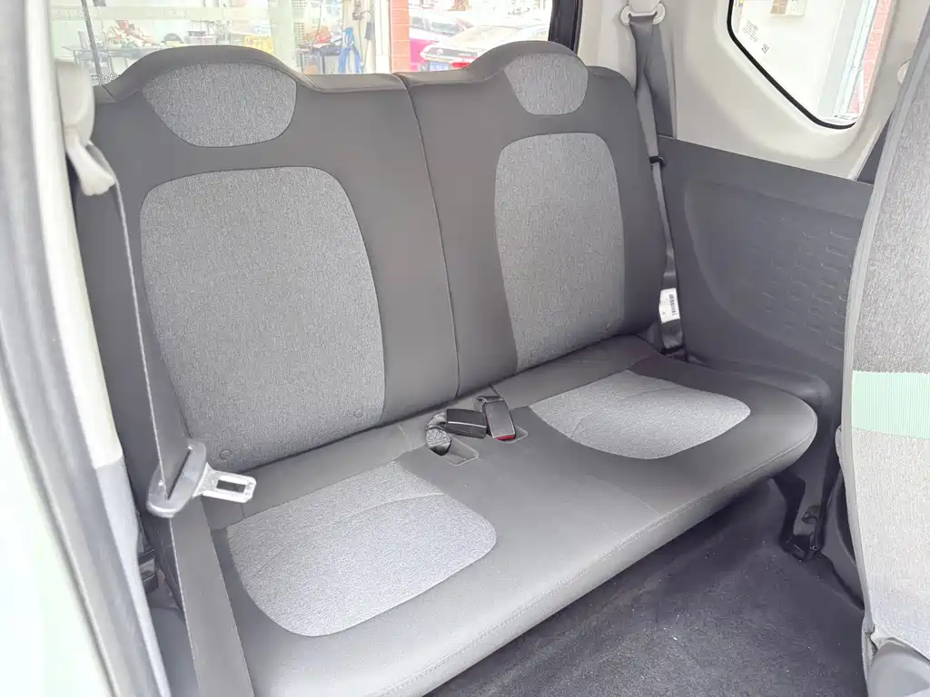 Wuling MINIEV — миниатюра 8