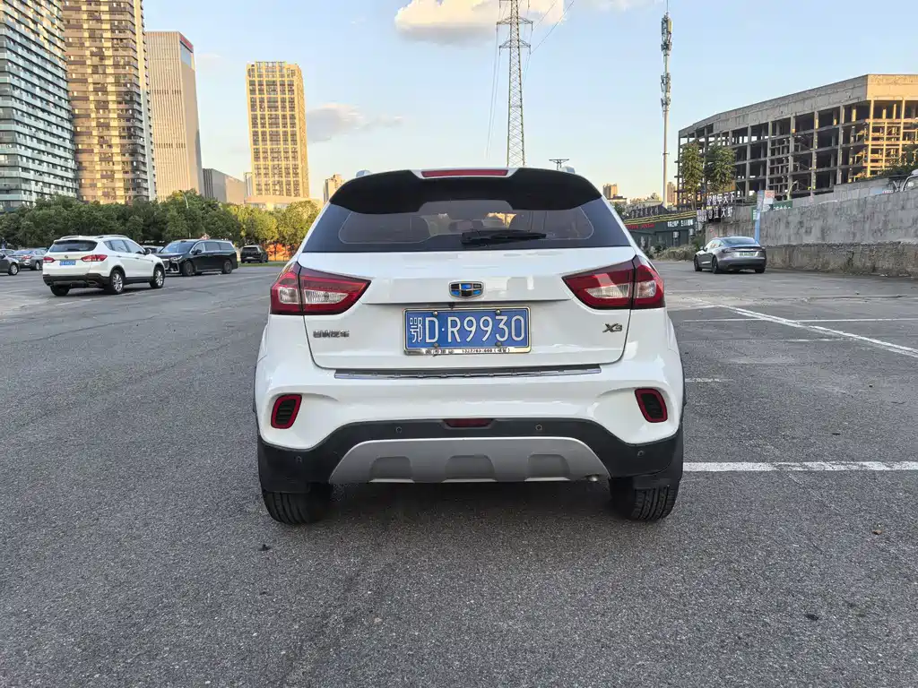 Geely Vision X3 — миниатюра 5
