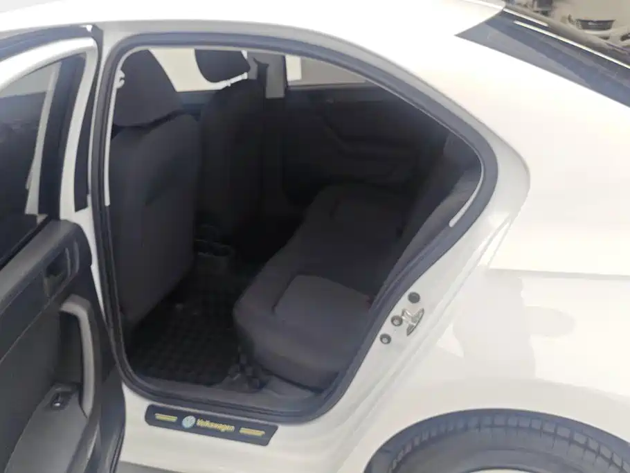 Volkswagen Santana — миниатюра 11