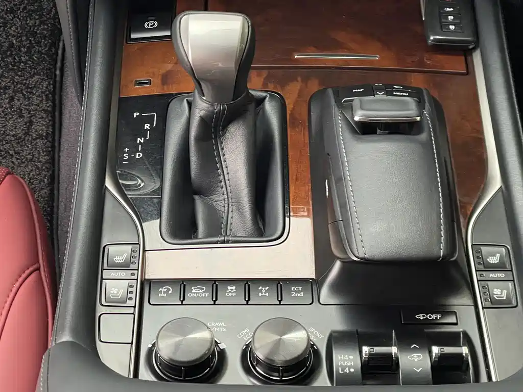 Lexus LX — миниатюра 10