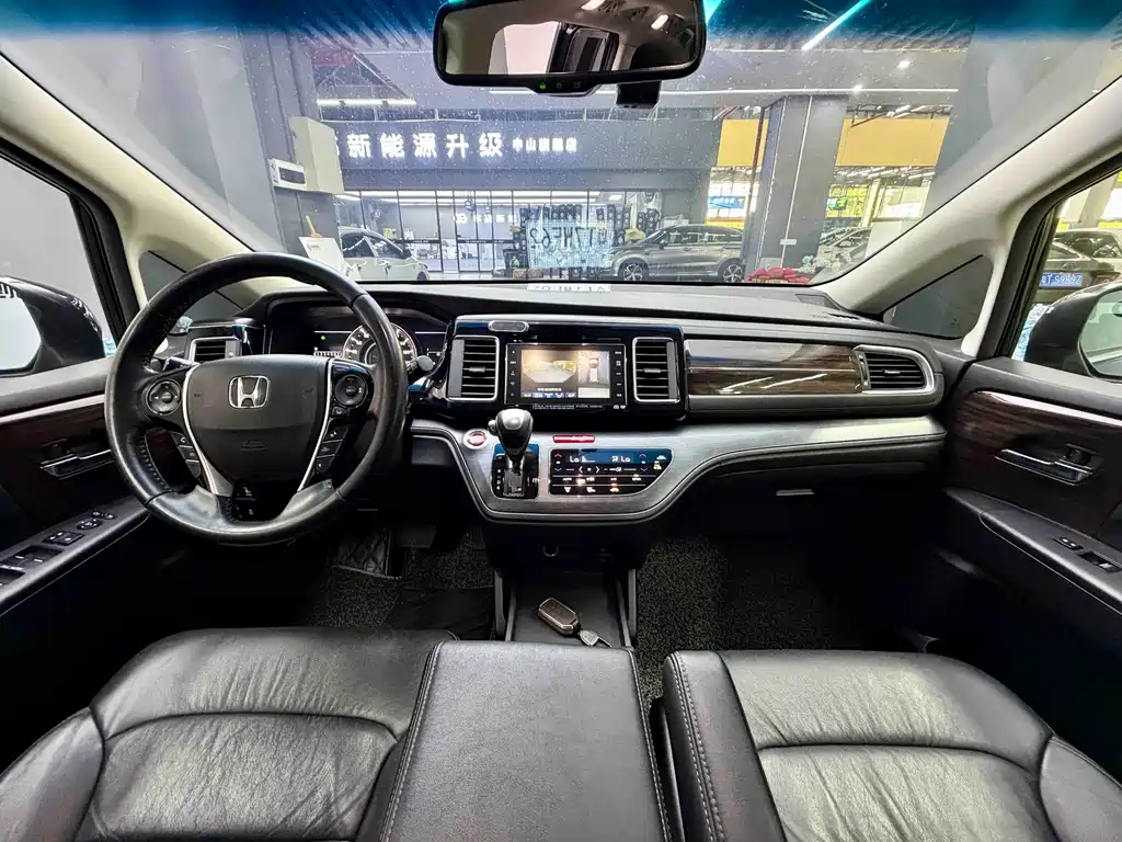 Honda Elysion — миниатюра 10