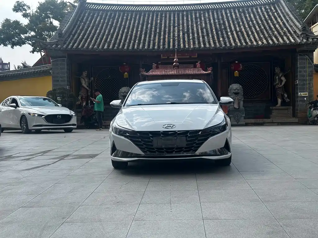 Hyundai Elantra — миниатюра 3