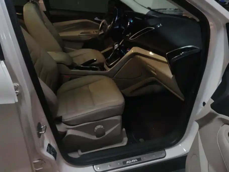 Ford Kuga — миниатюра 8